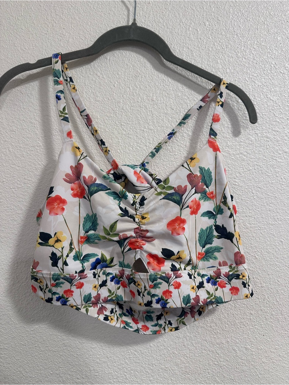 Floral Ruched White Crop Active Ware Sports Bra Fabletics